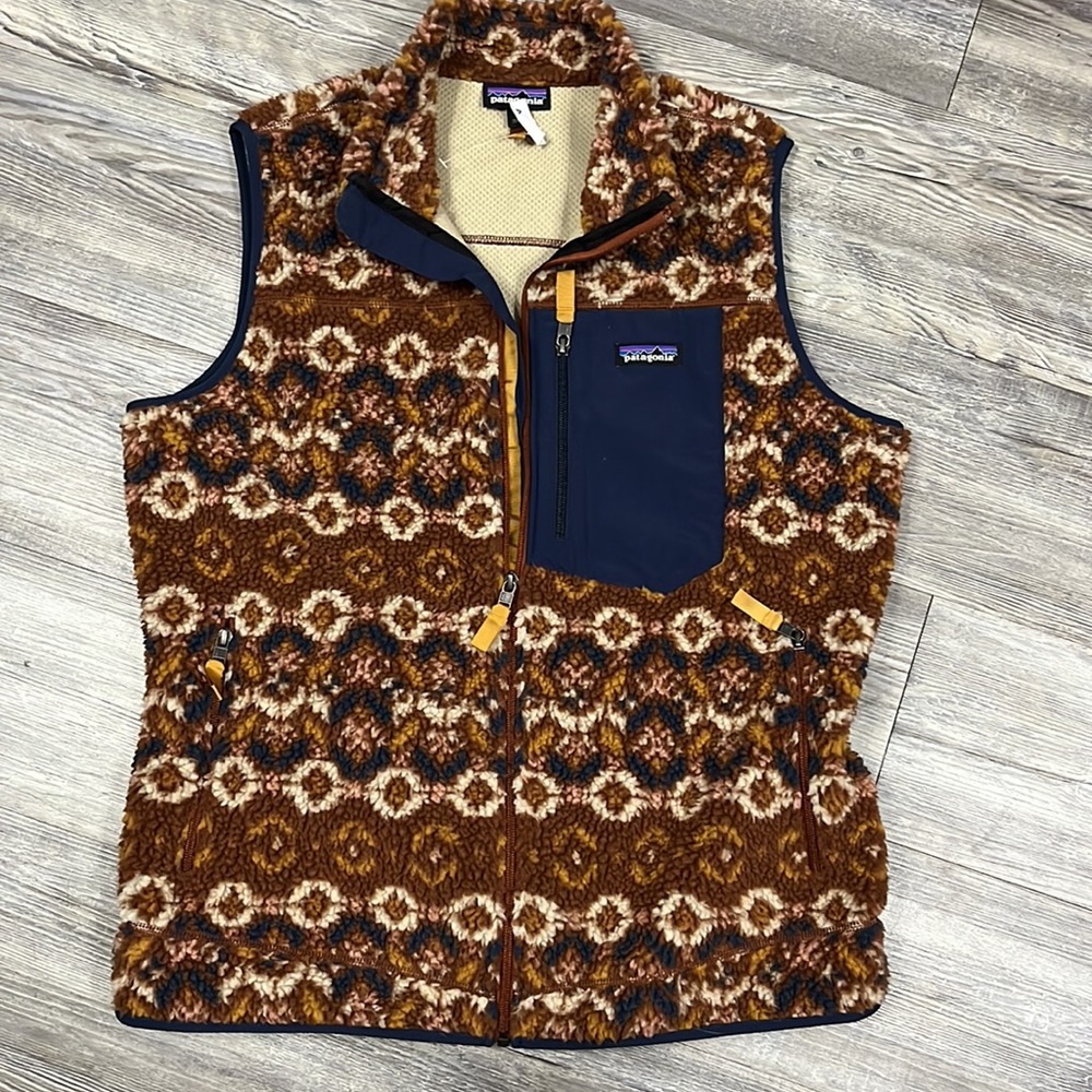 Patagonia Classic Retro-X Fleece Vest - Picture 2 of 6